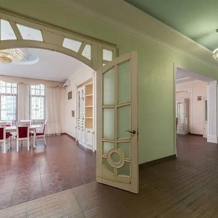 Spacious Vip Apartment *