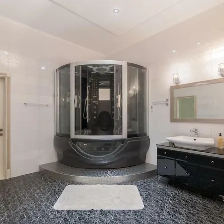Апартаменти Spacious Vip *
