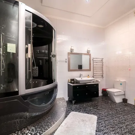 Spacious Vip Апартаменти