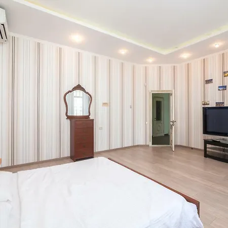 Апартаменти Spacious Vip *